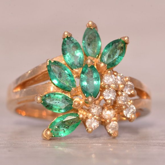 Vintage Emerald and Natural Diamond Cocktail Ring in Yellow Gold - Picture 1 of 11